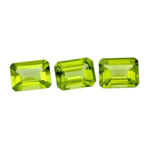 Peridot – Emerald Cut – 7 x 5 mm