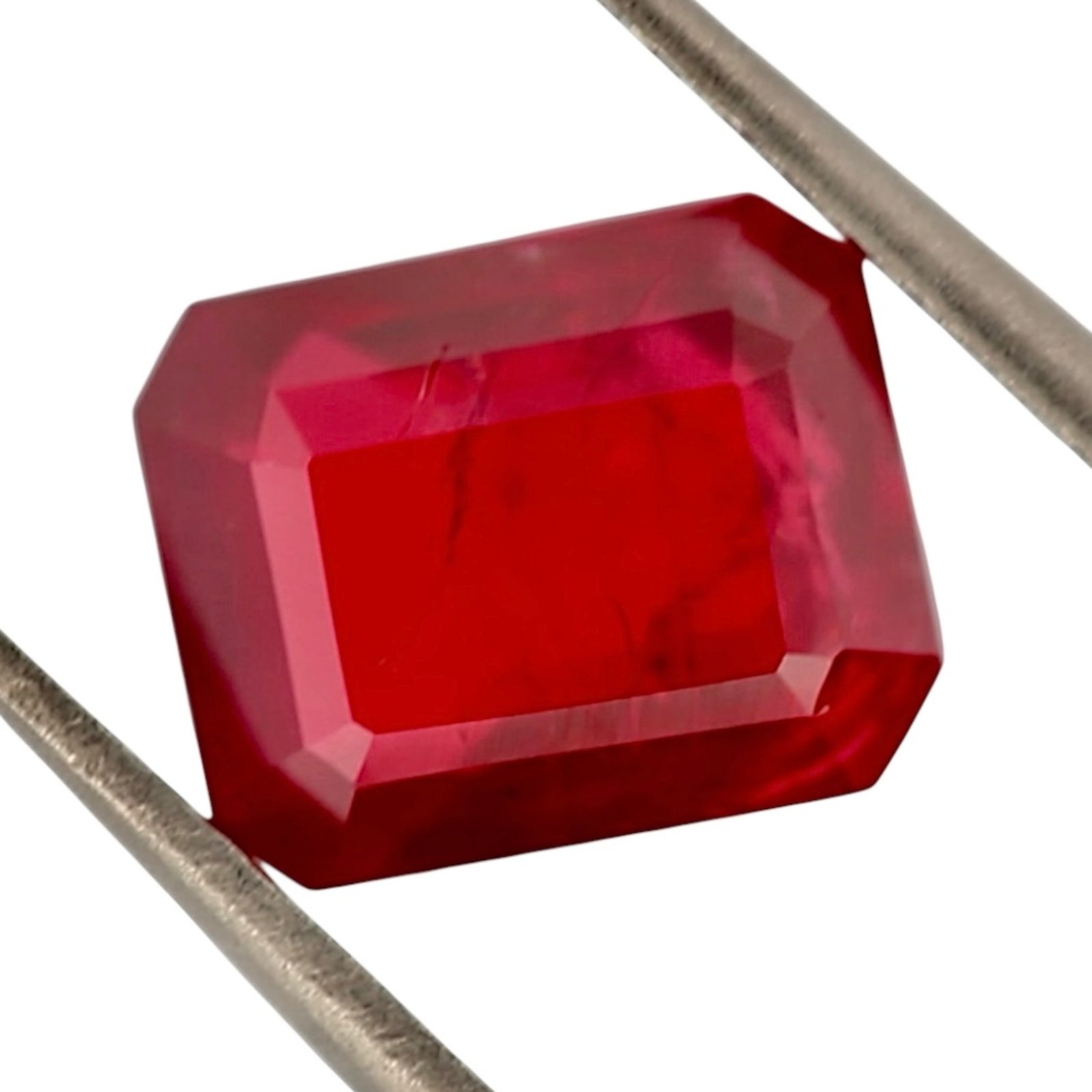 Ruby Pigeon Blood Red - Emerald Cut - 7.05 x 5.72 mm - 1.54 ct (NH)
